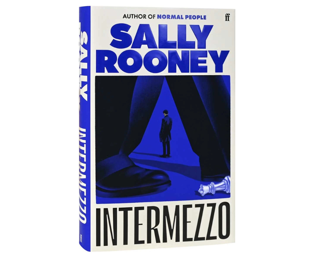 Book cover of 'Intermezzo' by Sally Rooney with a blue and white design.